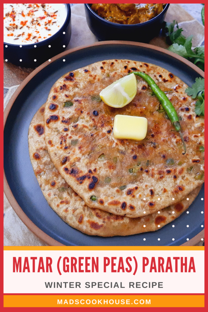 Parathas quentes com recheio de ervilhas e um bocado de manteiga por cima. Perfeitas para o inverno, essas fartas e deliciosas parathas funcionam perfeitamente no café da manhã ou almoço.